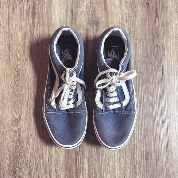 VANS - Picture 1 of 7